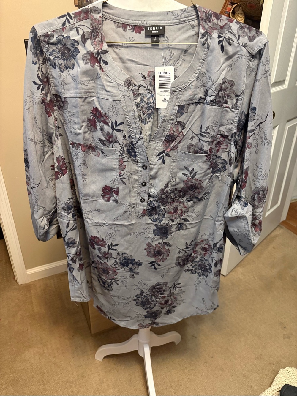 New torrid Light Blue Floral Henley Tunic with Slate and Plum Accents